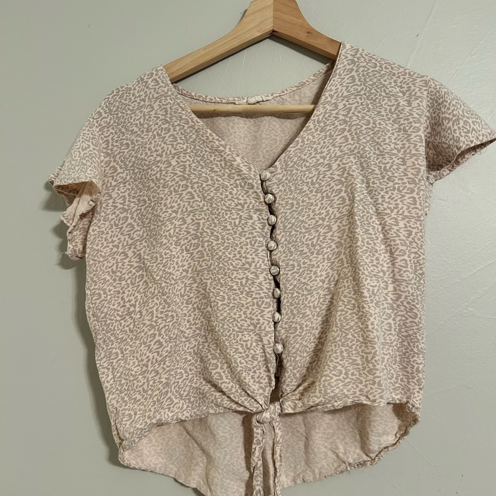 Elegant Cream Leopard Print Women's Blouse